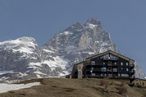 HelloChalet - Ski paradise Apartment - spacious family apartment with big terrace overlooking the slope, Ski-in and Ski-Out, garage Breuil-Cervinia